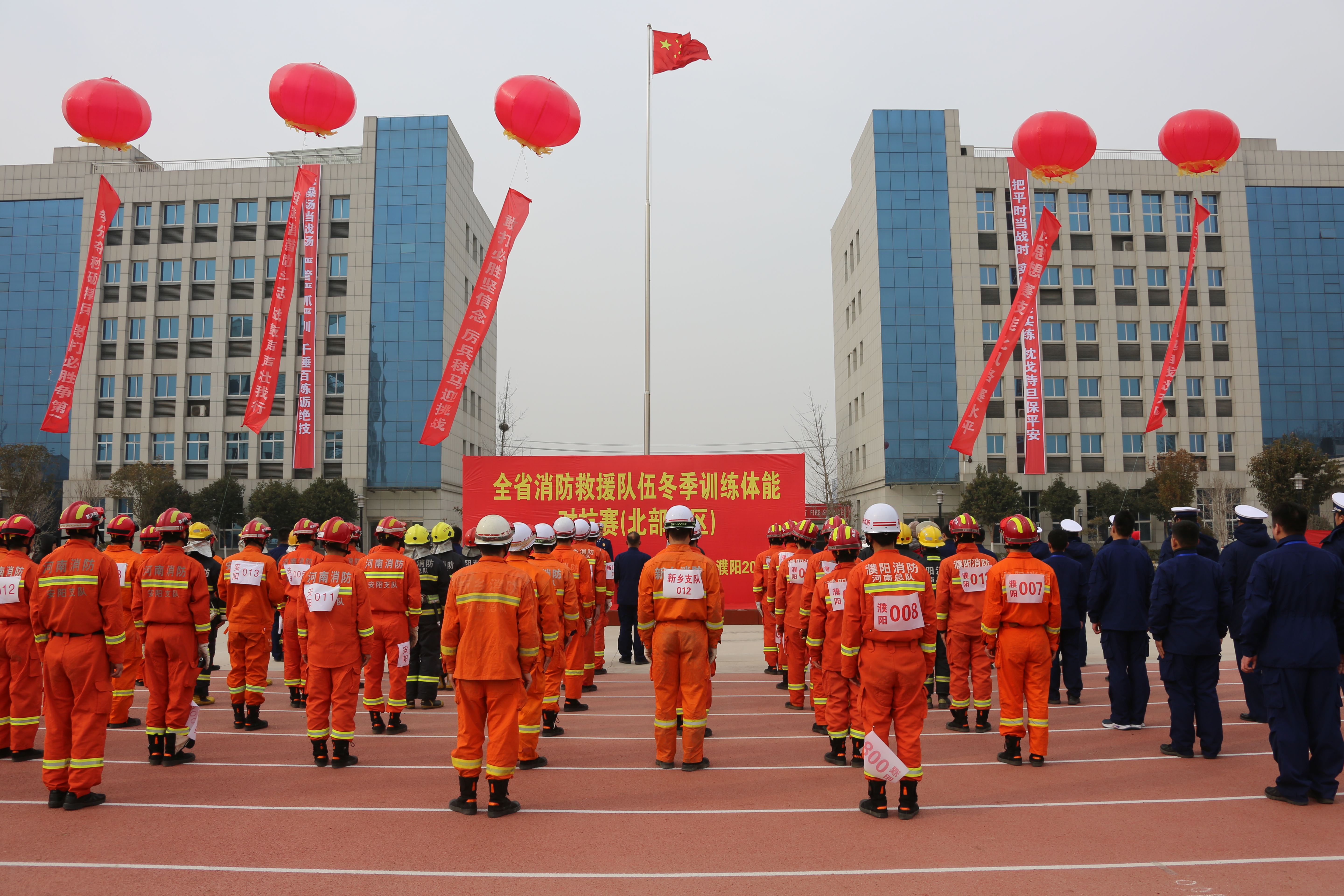 击剑巡回赛，岭南铁骑队与江畔海豚队强势反弹，体能对抗拉满！更衣室氛围正向
